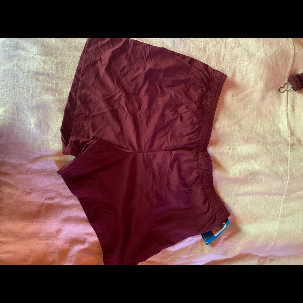 Women’s large Columbia Sandy River shorts